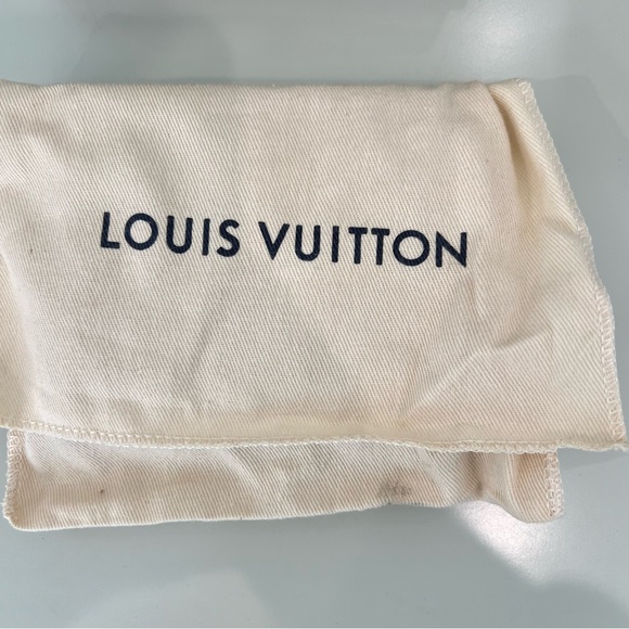 Louis Vuitton Victorine Wallet - Picture 12 of 15